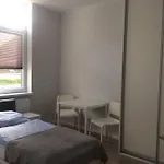 Hostelik Przy Przystanku Pracownicze *