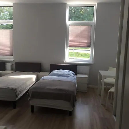 旅馆 Hostelik Przy Przystanku 格雷菲诺