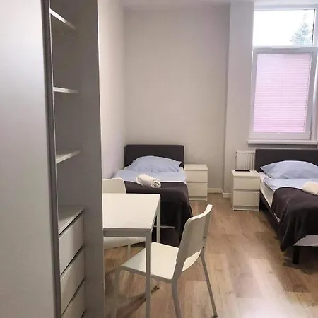 Hostelik Przy Przystanku *