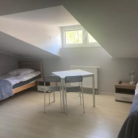 Hostel Hostelik Przy Przystanku *