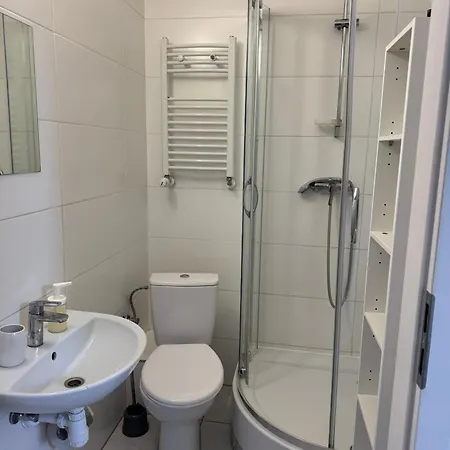 旅馆 Hostelik Przy Przystanku