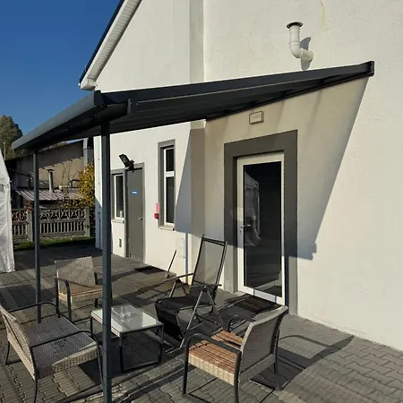 旅馆 Hostelik Przy Przystanku