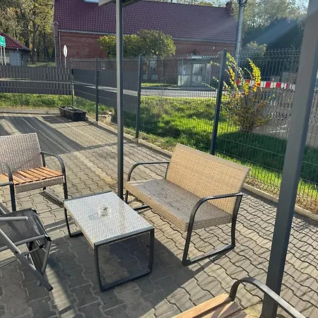 Hostelik Przy Przystanku *