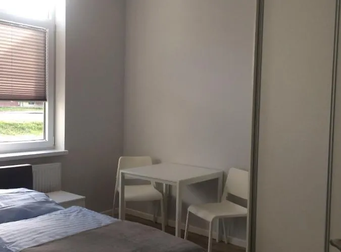 Hostelik Przy Przystanku *